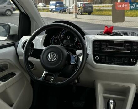 Белый Фольксваген e-up, объемом двигателя 0 л и пробегом 89 тыс. км за 6799 $, фото 25 на Automoto.ua