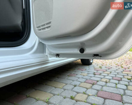 Белый Фольксваген e-up, объемом двигателя 0 л и пробегом 101 тыс. км за 6250 $, фото 37 на Automoto.ua