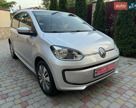 Белый Фольксваген e-up, объемом двигателя 0 л и пробегом 101 тыс. км за 6250 $, фото 108 на Automoto.ua