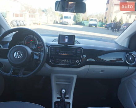 Белый Фольксваген e-up, объемом двигателя 0 л и пробегом 84 тыс. км за 6200 $, фото 47 на Automoto.ua