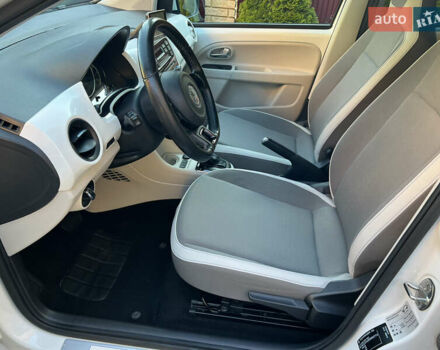 Белый Фольксваген e-up, объемом двигателя 0 л и пробегом 101 тыс. км за 6250 $, фото 11 на Automoto.ua