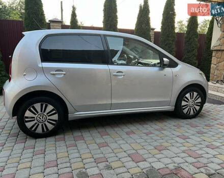 Белый Фольксваген e-up, объемом двигателя 0 л и пробегом 101 тыс. км за 6250 $, фото 109 на Automoto.ua