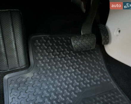 Белый Фольксваген e-up, объемом двигателя 0 л и пробегом 101 тыс. км за 6250 $, фото 95 на Automoto.ua