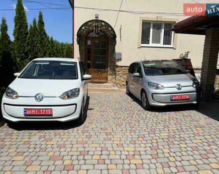 Белый Фольксваген e-up, объемом двигателя 0 л и пробегом 101 тыс. км за 6250 $, фото 105 на Automoto.ua