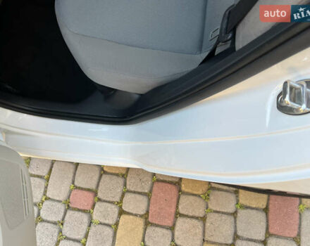 Белый Фольксваген e-up, объемом двигателя 0 л и пробегом 101 тыс. км за 6250 $, фото 16 на Automoto.ua