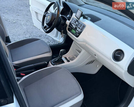 Белый Фольксваген e-up, объемом двигателя 0 л и пробегом 84 тыс. км за 5850 $, фото 16 на Automoto.ua