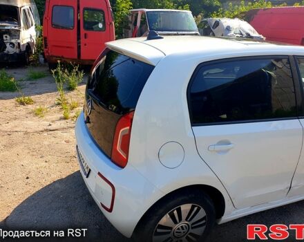 Белый Фольксваген e-up, объемом двигателя 65 л и пробегом 177 тыс. км за 7000 $, фото 9 на Automoto.ua