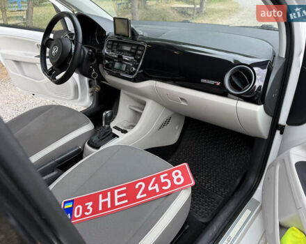 Белый Фольксваген e-up, объемом двигателя 0 л и пробегом 80 тыс. км за 6299 $, фото 50 на Automoto.ua