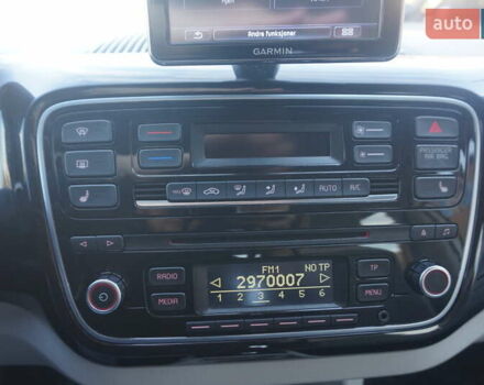 Белый Фольксваген e-up, объемом двигателя 0 л и пробегом 84 тыс. км за 6200 $, фото 34 на Automoto.ua