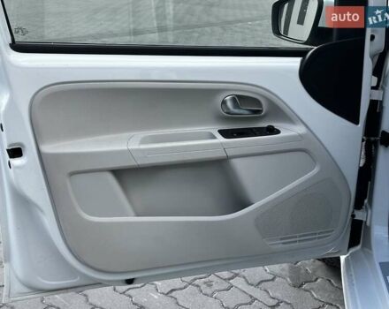 Белый Фольксваген e-up, объемом двигателя 0 л и пробегом 89 тыс. км за 6799 $, фото 14 на Automoto.ua