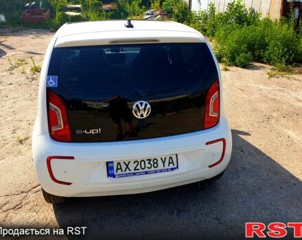 Белый Фольксваген e-up, объемом двигателя 65 л и пробегом 177 тыс. км за 7000 $, фото 10 на Automoto.ua