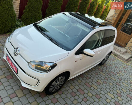 Белый Фольксваген e-up, объемом двигателя 0 л и пробегом 101 тыс. км за 6250 $, фото 69 на Automoto.ua