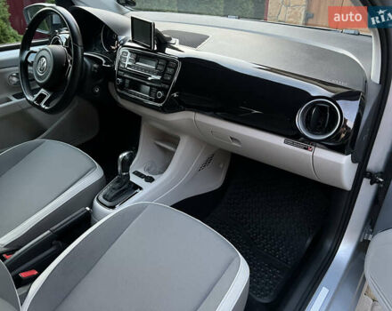 Белый Фольксваген e-up, объемом двигателя 0 л и пробегом 101 тыс. км за 6250 $, фото 122 на Automoto.ua