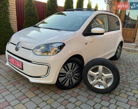 Белый Фольксваген e-up, объемом двигателя 0 л и пробегом 101 тыс. км за 6250 $, фото 90 на Automoto.ua
