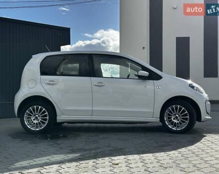 Белый Фольксваген e-up, объемом двигателя 0 л и пробегом 89 тыс. км за 6799 $, фото 10 на Automoto.ua