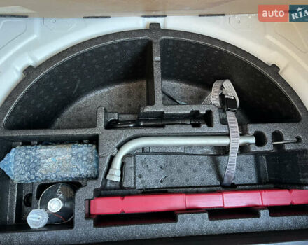 Белый Фольксваген e-up, объемом двигателя 0 л и пробегом 101 тыс. км за 6250 $, фото 24 на Automoto.ua