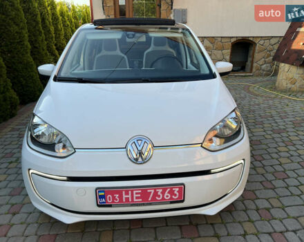 Белый Фольксваген e-up, объемом двигателя 0 л и пробегом 101 тыс. км за 6250 $, фото 65 на Automoto.ua