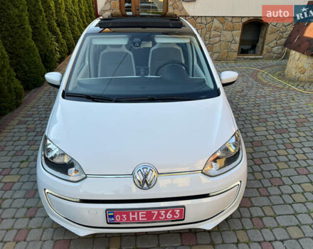 Белый Фольксваген e-up, объемом двигателя 0 л и пробегом 101 тыс. км за 6250 $, фото 66 на Automoto.ua