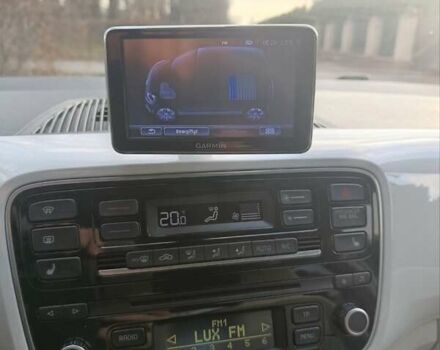 Білий Фольксваген e-up, об'ємом двигуна 0 л та пробігом 108 тис. км за 6930 $, фото 36 на Automoto.ua
