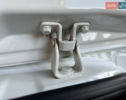 Белый Фольксваген e-up, объемом двигателя 0 л и пробегом 101 тыс. км за 6250 $, фото 20 на Automoto.ua