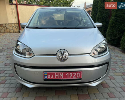 Белый Фольксваген e-up, объемом двигателя 0 л и пробегом 101 тыс. км за 6250 $, фото 107 на Automoto.ua