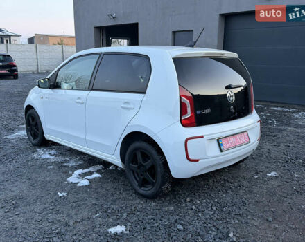 Белый Фольксваген e-up, объемом двигателя 0 л и пробегом 84 тыс. км за 5850 $, фото 1 на Automoto.ua