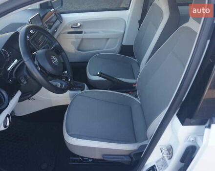 Белый Фольксваген e-up, объемом двигателя 0 л и пробегом 84 тыс. км за 6200 $, фото 27 на Automoto.ua