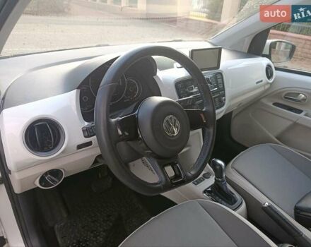 Білий Фольксваген e-up, об'ємом двигуна 0 л та пробігом 108 тис. км за 6930 $, фото 27 на Automoto.ua