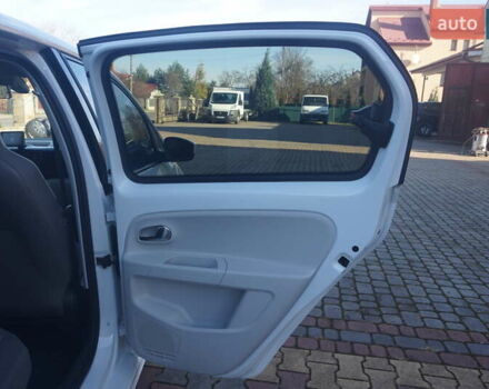 Белый Фольксваген e-up, объемом двигателя 0 л и пробегом 84 тыс. км за 6200 $, фото 41 на Automoto.ua