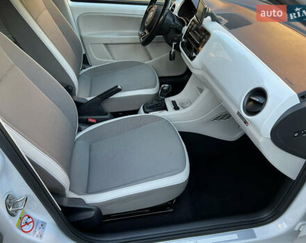 Белый Фольксваген e-up, объемом двигателя 0 л и пробегом 101 тыс. км за 6250 $, фото 32 на Automoto.ua