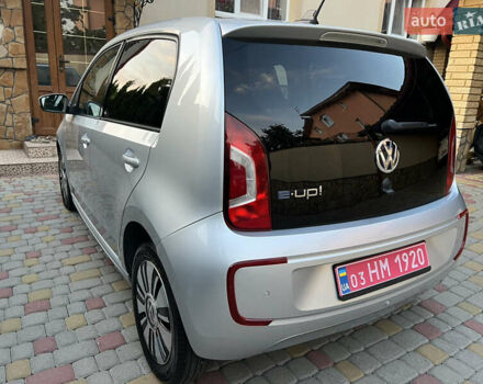 Белый Фольксваген e-up, объемом двигателя 0 л и пробегом 101 тыс. км за 6250 $, фото 112 на Automoto.ua