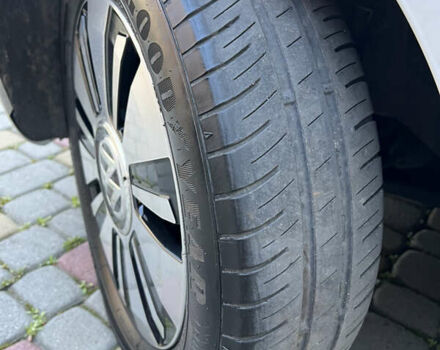 Белый Фольксваген e-up, объемом двигателя 0 л и пробегом 101 тыс. км за 6250 $, фото 94 на Automoto.ua