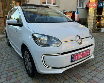 Белый Фольксваген e-up, объемом двигателя 0 л и пробегом 101 тыс. км за 6250 $, фото 59 на Automoto.ua