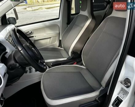 Белый Фольксваген e-up, объемом двигателя 0 л и пробегом 89 тыс. км за 6799 $, фото 17 на Automoto.ua