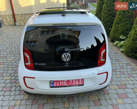 Белый Фольксваген e-up, объемом двигателя 0 л и пробегом 101 тыс. км за 6250 $, фото 75 на Automoto.ua