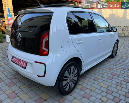 Белый Фольксваген e-up, объемом двигателя 0 л и пробегом 101 тыс. км за 6250 $, фото 76 на Automoto.ua