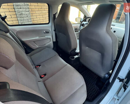 Белый Фольксваген e-up, объемом двигателя 0 л и пробегом 49 тыс. км за 8100 $, фото 20 на Automoto.ua