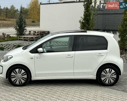 Белый Фольксваген e-up, объемом двигателя 0 л и пробегом 63 тыс. км за 7950 $, фото 1 на Automoto.ua