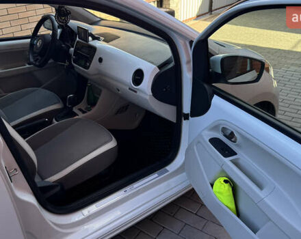 Белый Фольксваген e-up, объемом двигателя 0 л и пробегом 49 тыс. км за 8100 $, фото 21 на Automoto.ua