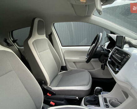 Белый Фольксваген e-up, объемом двигателя 0 л и пробегом 106 тыс. км за 6700 $, фото 53 на Automoto.ua