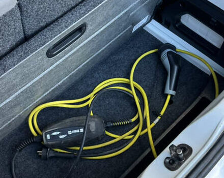 Белый Фольксваген e-up, объемом двигателя 0 л и пробегом 49 тыс. км за 8100 $, фото 16 на Automoto.ua