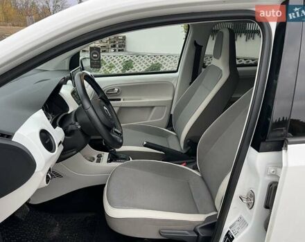 Белый Фольксваген e-up, объемом двигателя 0 л и пробегом 63 тыс. км за 7950 $, фото 6 на Automoto.ua