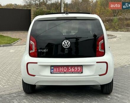 Белый Фольксваген e-up, объемом двигателя 0 л и пробегом 63 тыс. км за 7950 $, фото 5 на Automoto.ua