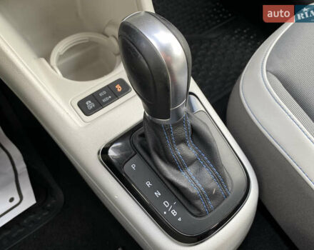 Белый Фольксваген e-up, объемом двигателя 0 л и пробегом 106 тыс. км за 6700 $, фото 60 на Automoto.ua