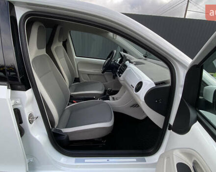 Белый Фольксваген e-up, объемом двигателя 0 л и пробегом 106 тыс. км за 6700 $, фото 55 на Automoto.ua