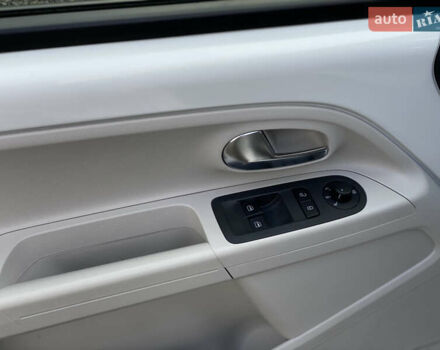 Белый Фольксваген e-up, объемом двигателя 0 л и пробегом 106 тыс. км за 6700 $, фото 66 на Automoto.ua