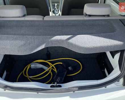 Белый Фольксваген e-up, объемом двигателя 0 л и пробегом 106 тыс. км за 6700 $, фото 34 на Automoto.ua