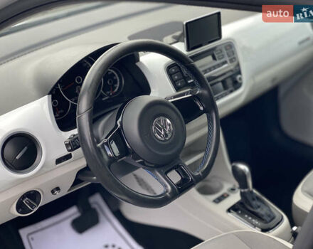 Белый Фольксваген e-up, объемом двигателя 0 л и пробегом 106 тыс. км за 6700 $, фото 65 на Automoto.ua