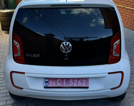 Белый Фольксваген e-up, объемом двигателя 0 л и пробегом 49 тыс. км за 8100 $, фото 6 на Automoto.ua