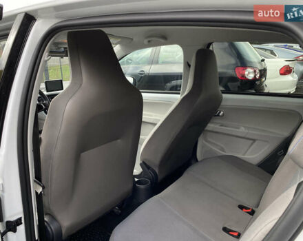 Белый Фольксваген e-up, объемом двигателя 0 л и пробегом 106 тыс. км за 6700 $, фото 46 на Automoto.ua